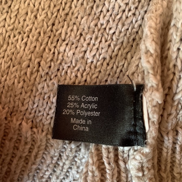 LANE BRYANT. Oat Cable Knit Sweater. Silver Studs. Size 18/20. Round nec… - Picture 10 of 12